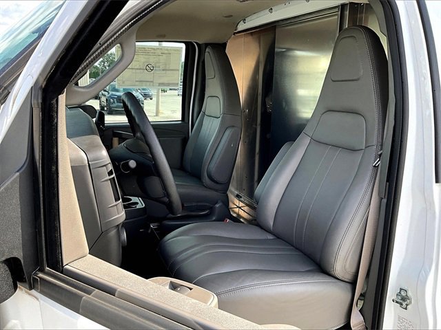 New 2025 Chevrolet Express 3500 w/ Power Convenience Package image 9