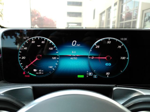 Used 2022 Mercedes-Benz EQB 300 4MATIC image 40