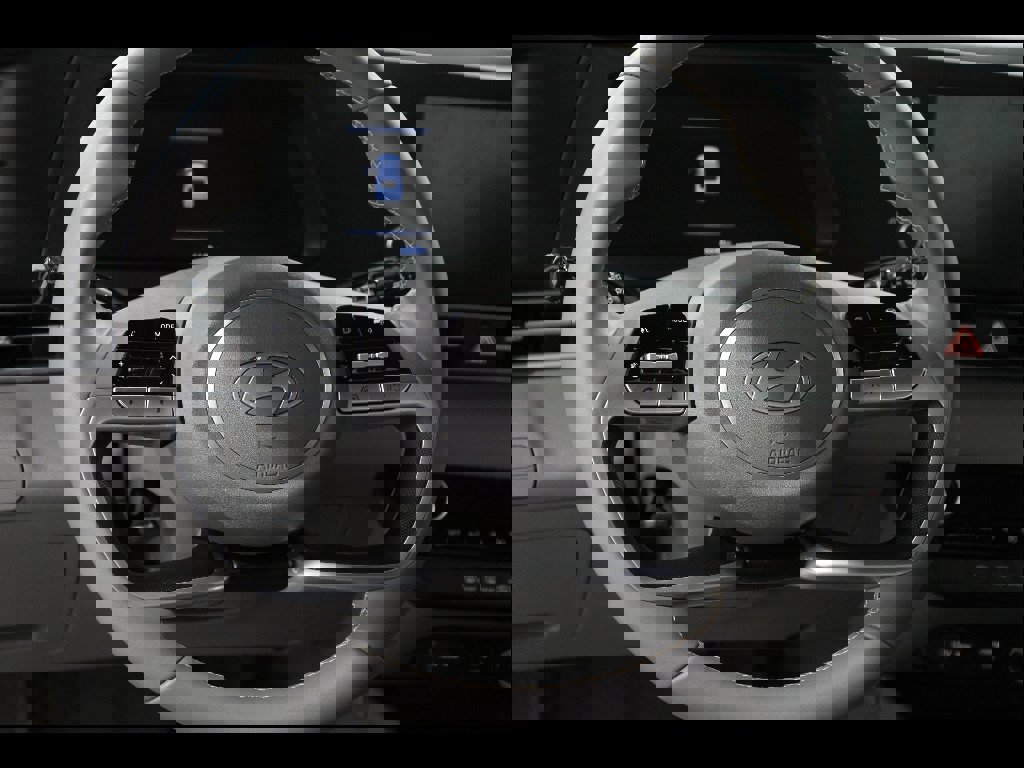 Certified 2025 Hyundai Elantra Sport image 7