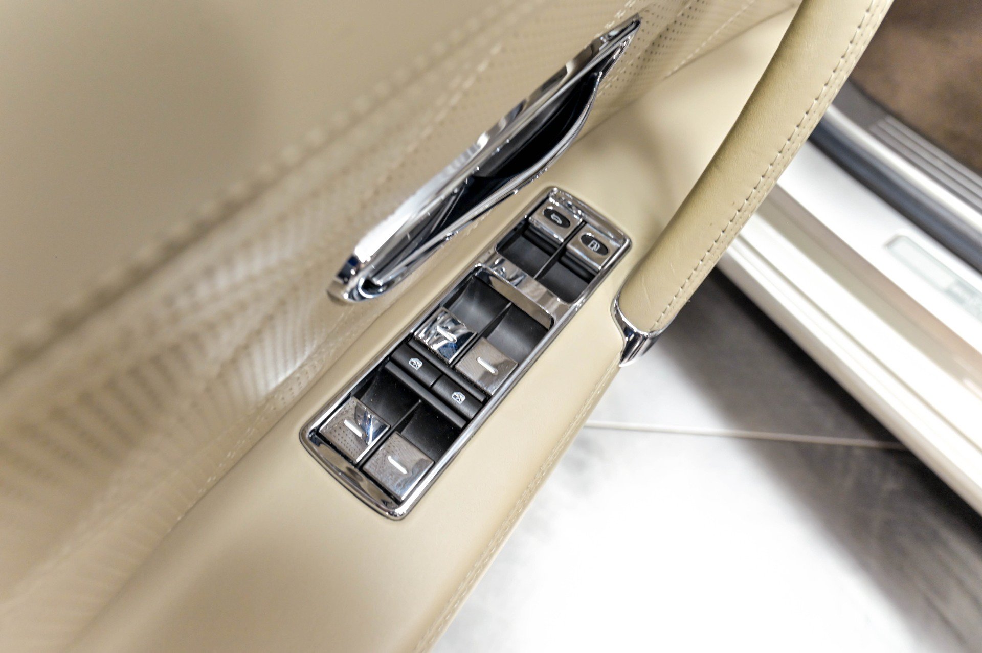 Used 2015 Bentley Flying Spur W12 AWD/4WD image 68