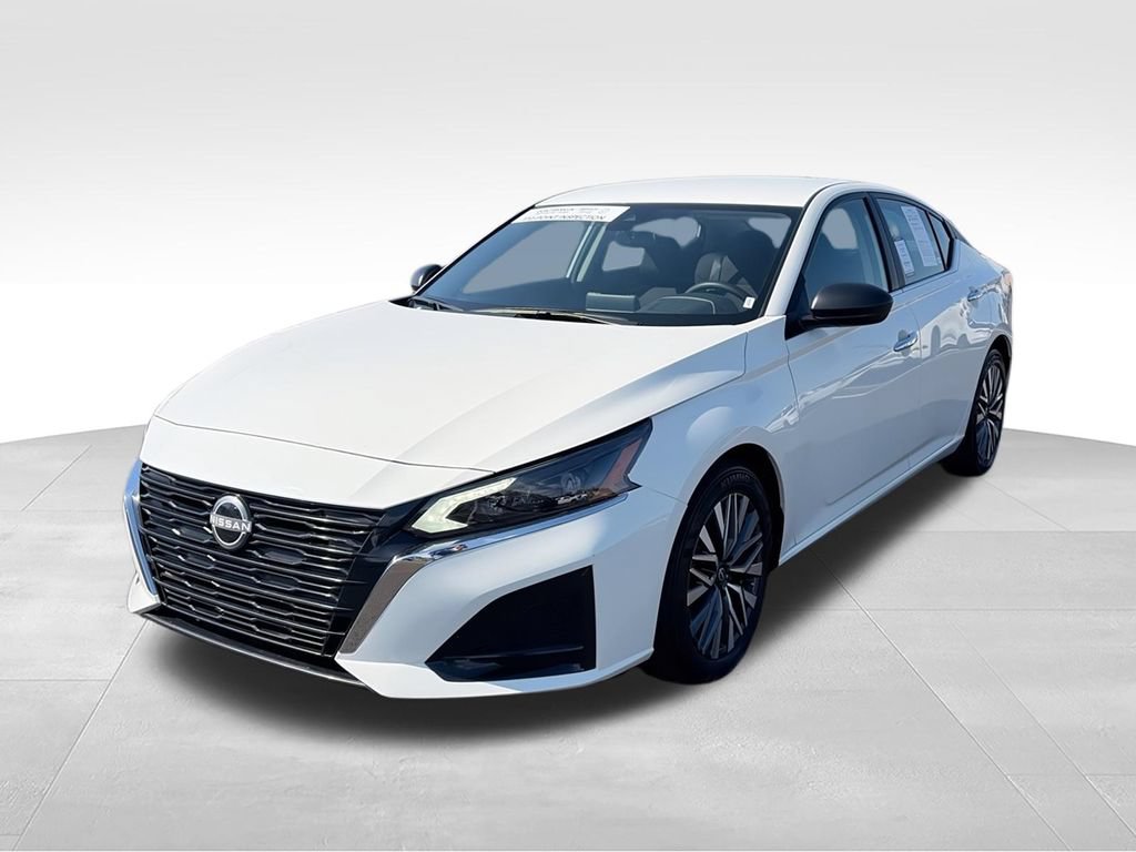 Used 2025 Nissan Altima 2.5 SV FWD image 5