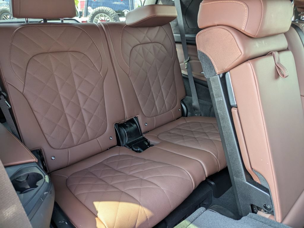 Used 2026 BMW X7 xDrive40i w/ Executive Package AWD/4WD image 31