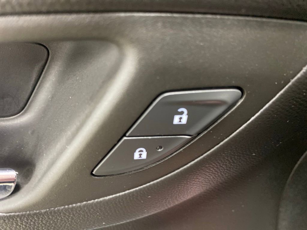 Used 2023 Chevrolet Equinox RS AWD/4WD image 34