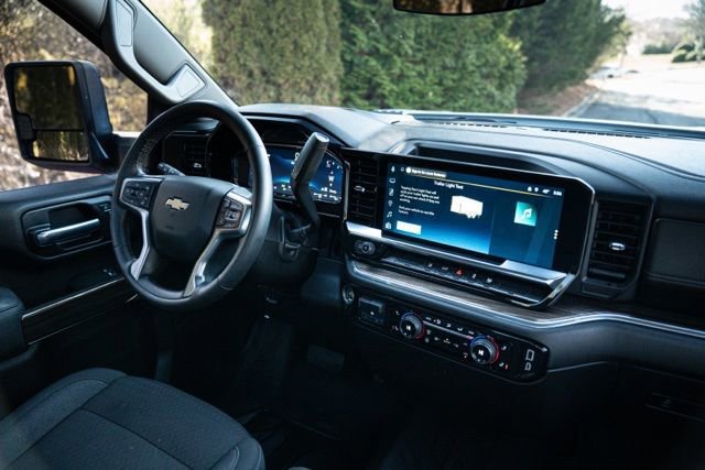Used 2025 Chevrolet Silverado 2500 LT w/ Convenience Package image 26