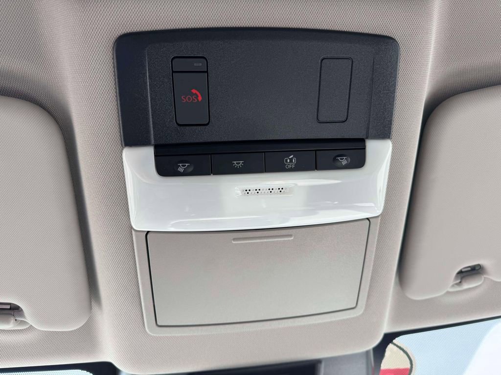 Certified 2025 Nissan Rogue SV image 31