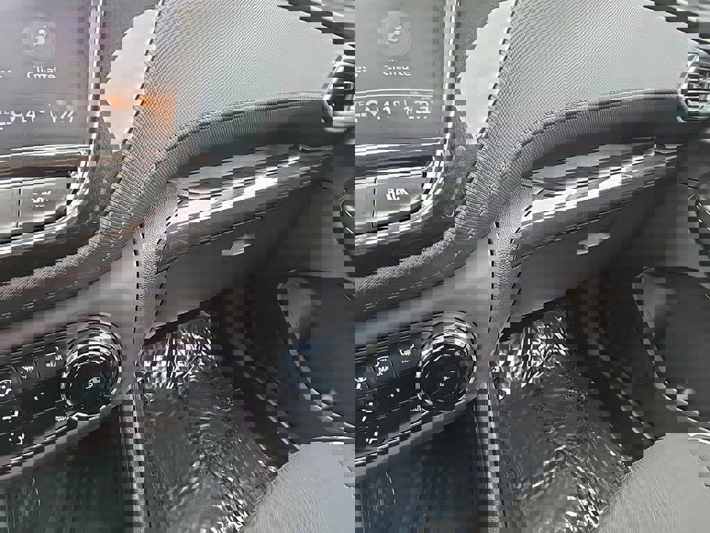 Used 2023 Chevrolet TrailBlazer LT w/ Convenience Package image 23