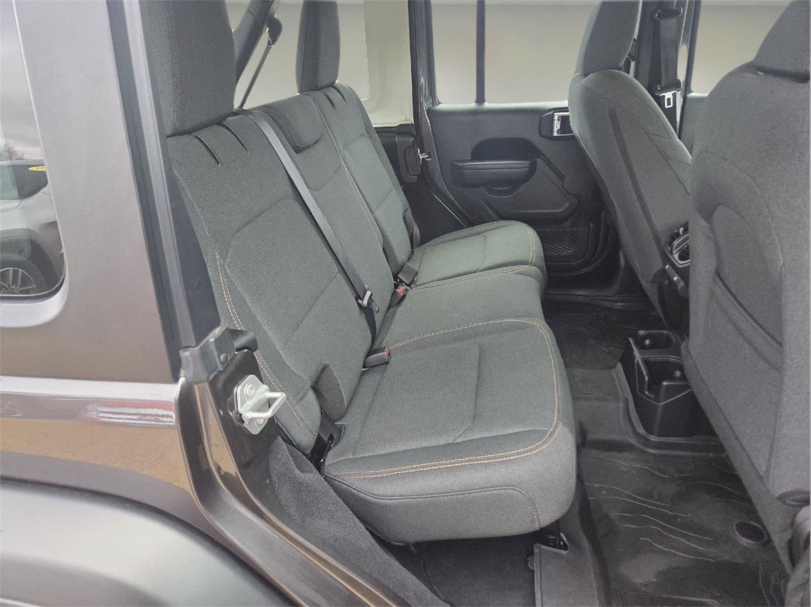 Used 2025 Jeep Wrangler Sport image 28