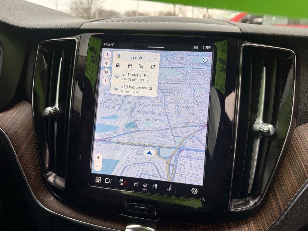 Used 2023 Volvo XC60 B5 Plus w/ Climate Package image 18