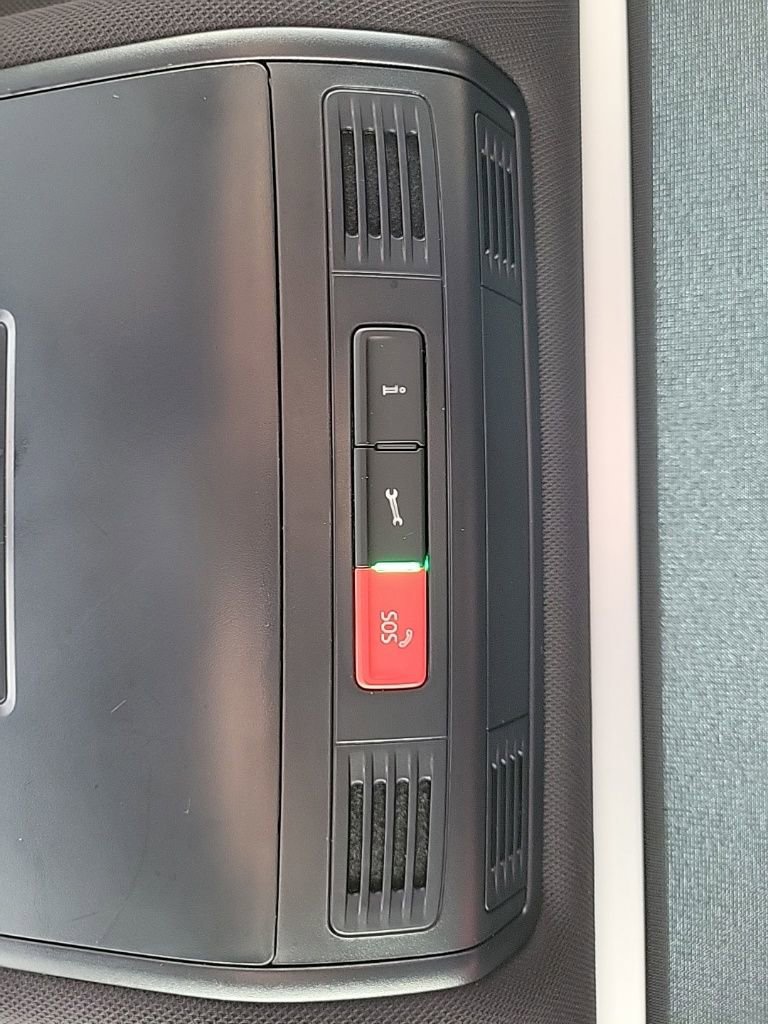 Used 2019 Volkswagen Tiguan SEL R-Line image 35