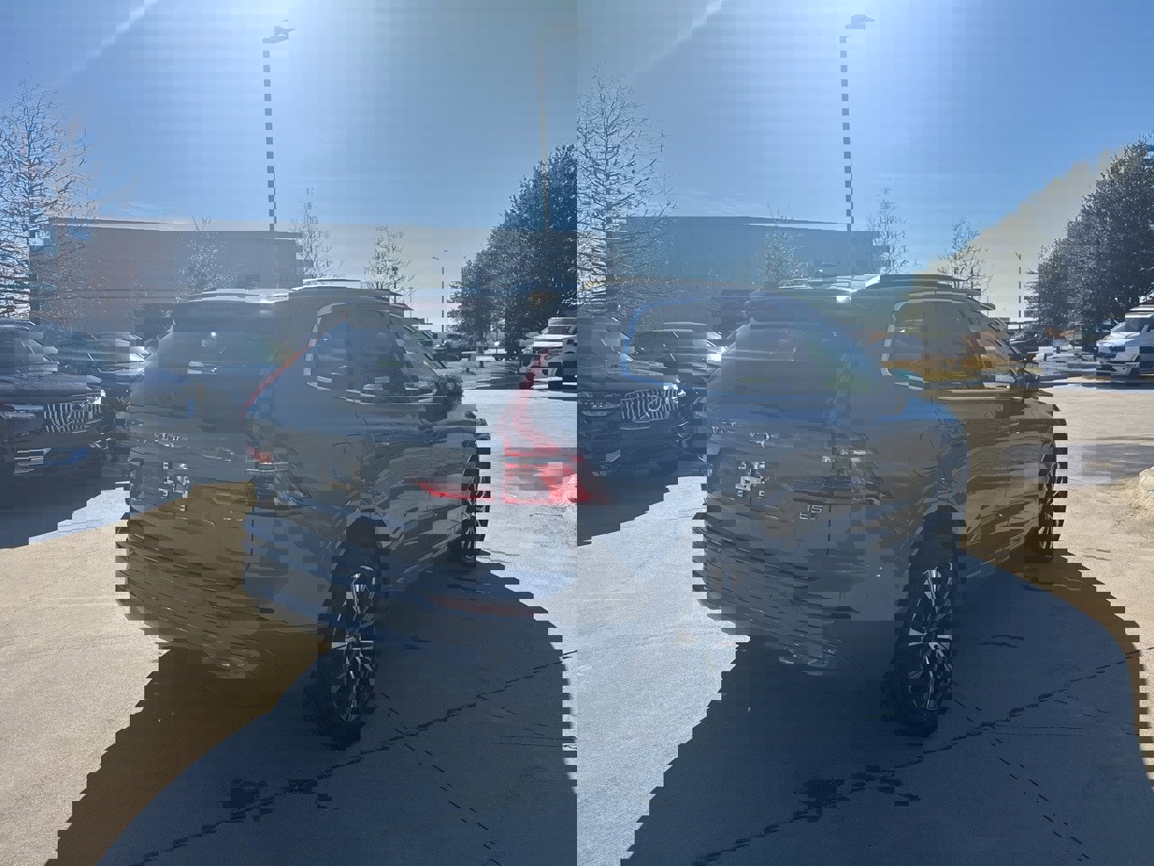 Certified 2023 Volvo XC60 B5 Core w/ Protection Package Premier image 5