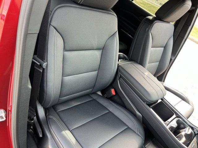 New 2026 Chevrolet Traverse LT w/ Driver Confidence Package FWD image 28