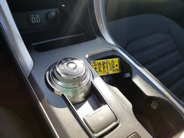 Used 2019 Ford Fusion SE image 18