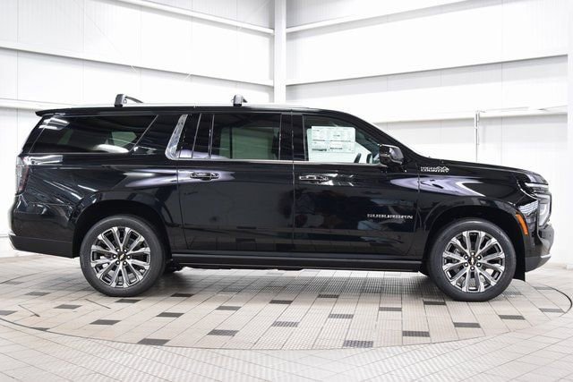 New 2026 Chevrolet Suburban High Country AWD/4WD image 9