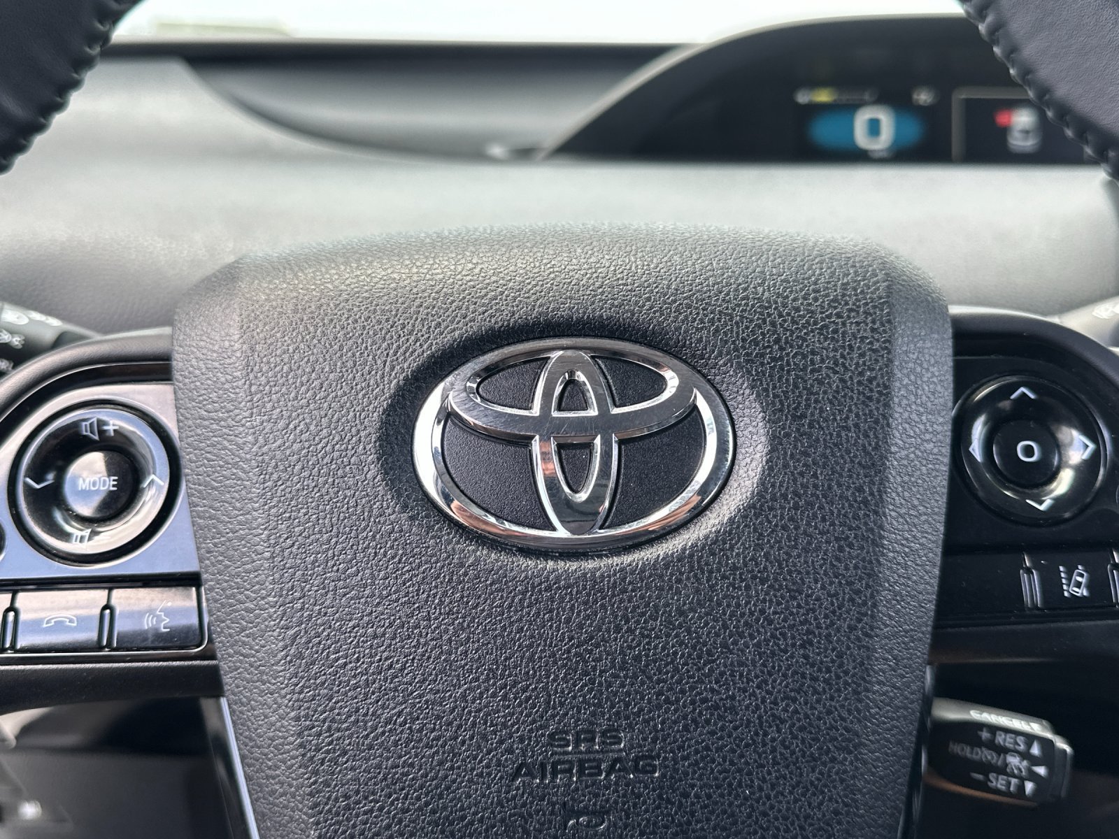 Used 2022 Toyota Prius Prime LE FWD image 23