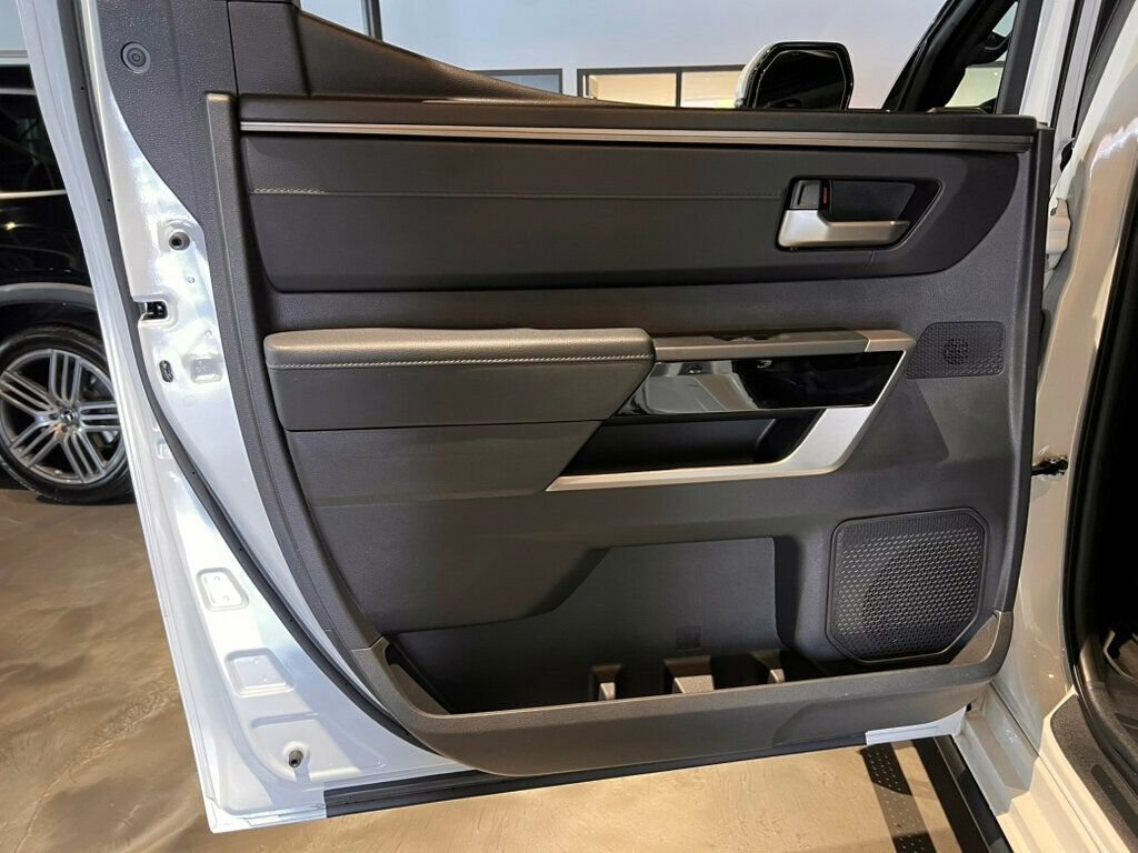 Used 2025 Toyota Tundra Limited image 21