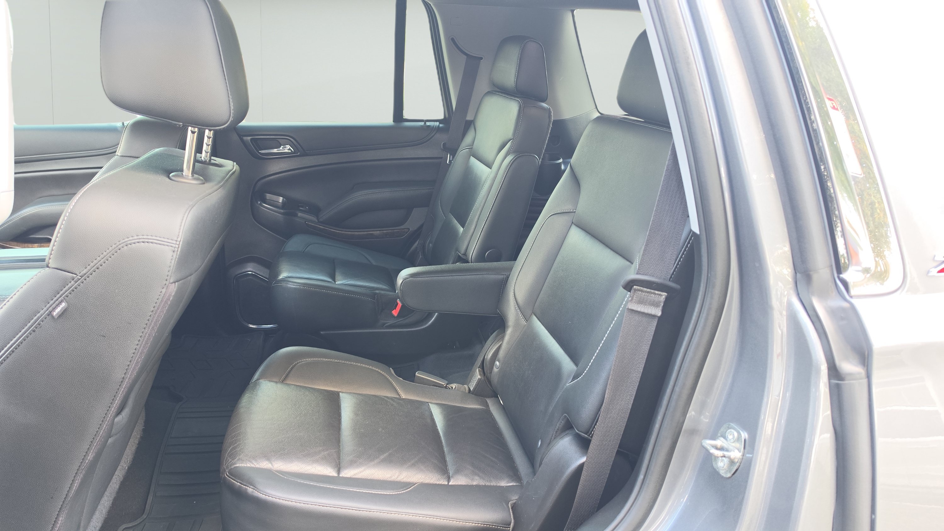 Used 2020 Chevrolet Tahoe LT w/ Luxury Package AWD/4WD image 20