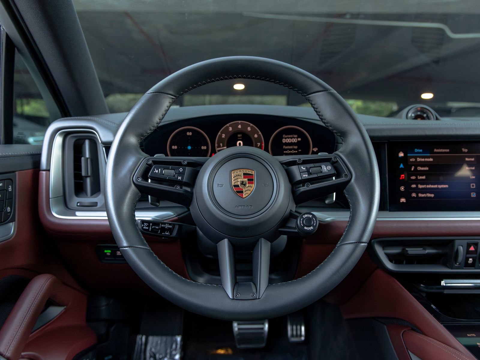 Used 2024 Porsche Cayenne S image 30