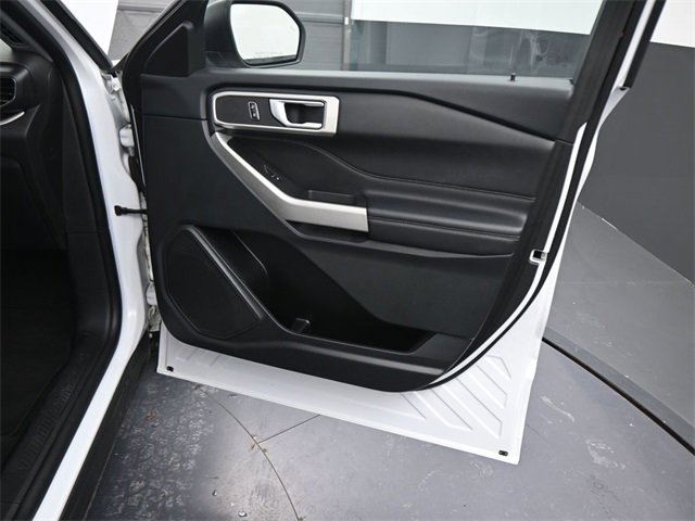 Used 2023 Ford Explorer XLT w/ Equipment Group 202A image 11