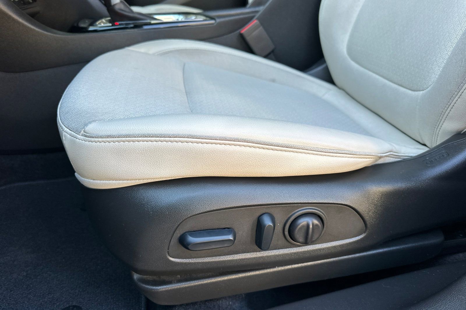 Certified 2023 Buick Encore GX Preferred w/ Cold Weather Comfort Package image 13