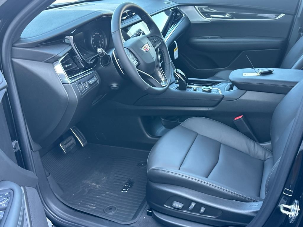 New 2025 Cadillac XT6 Sport w/ Technology Package image 8