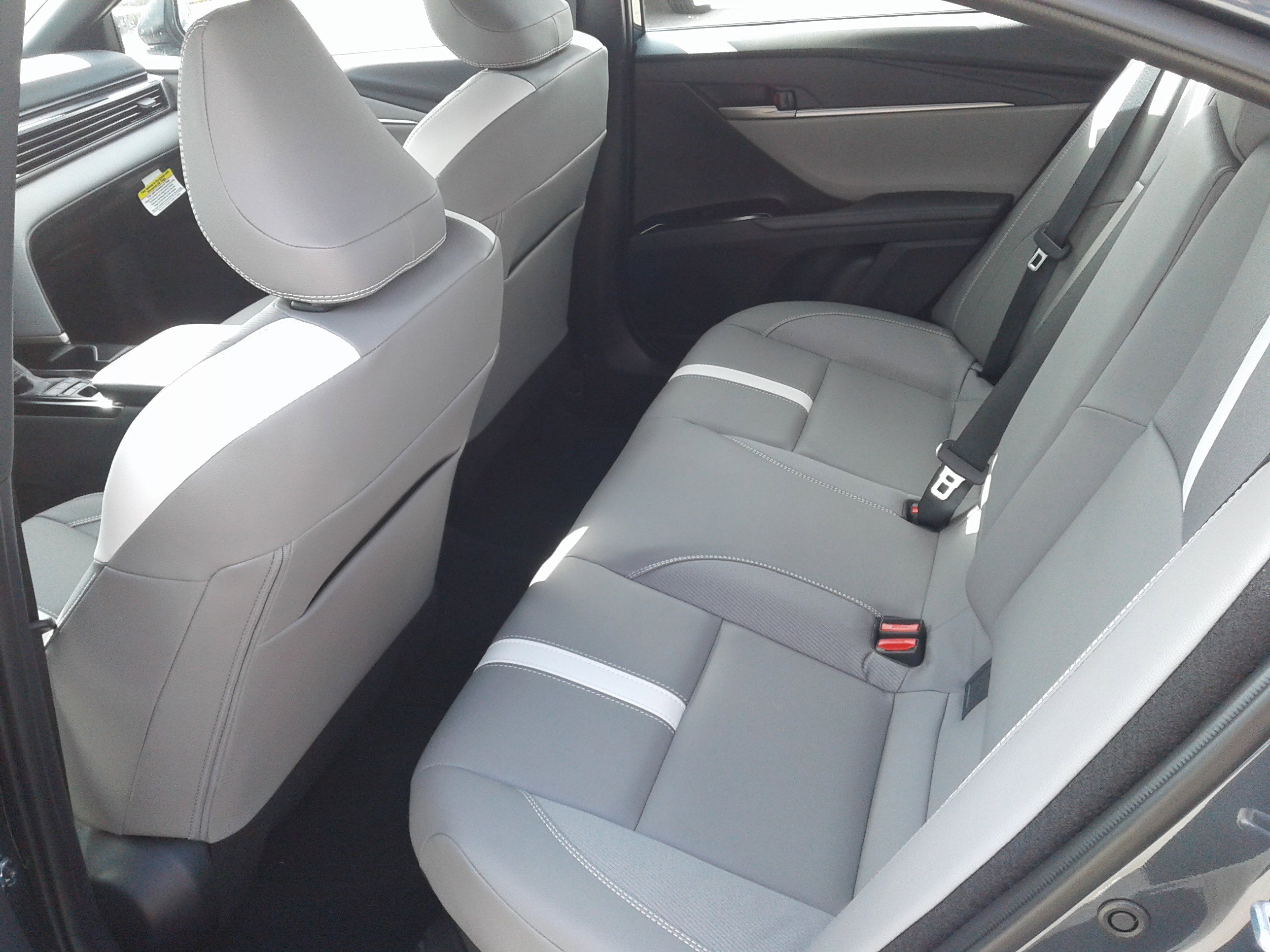 New 2026 Toyota Camry SE FWD image 3