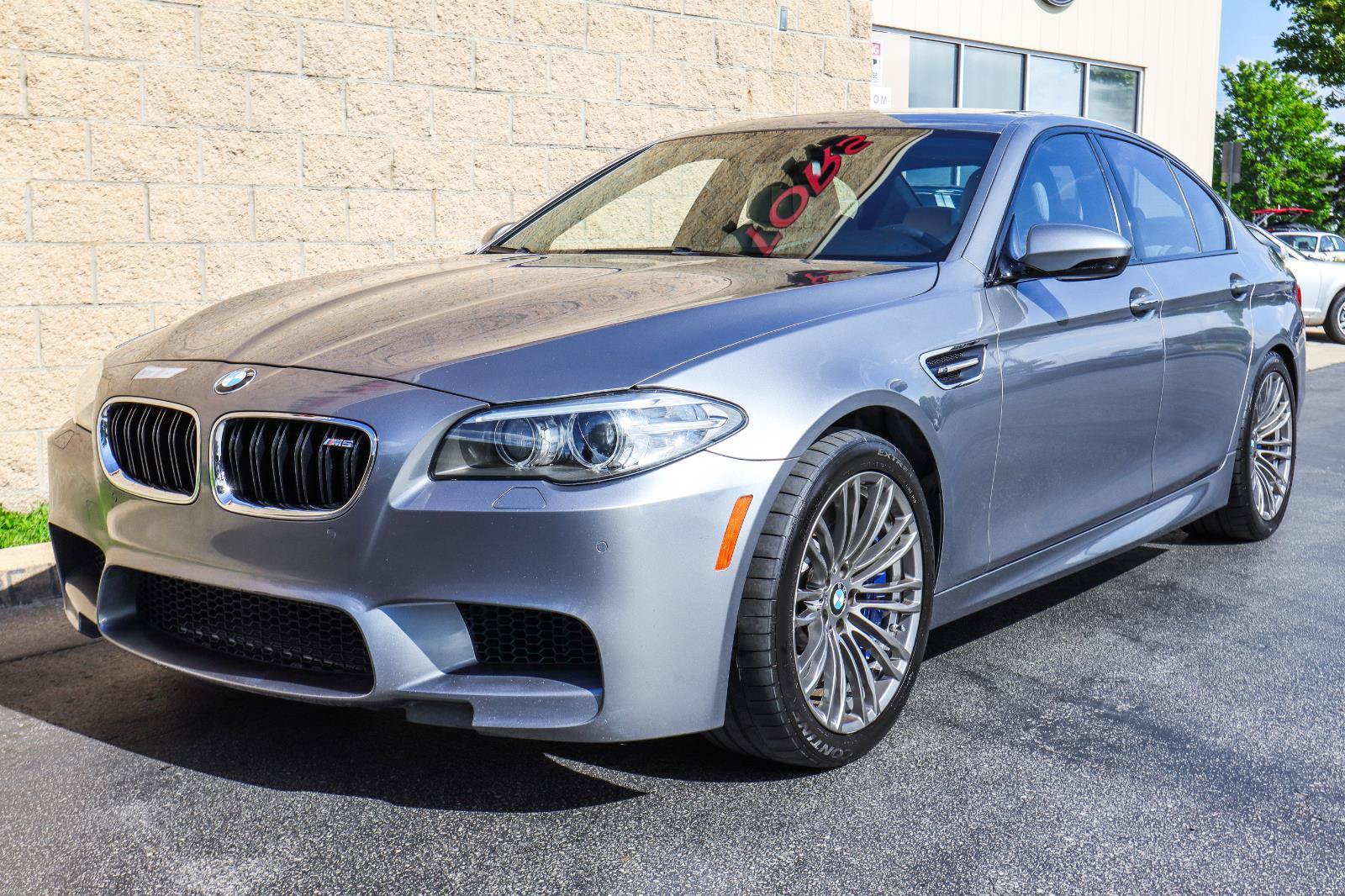 Used 2015 BMW M5 RWD image 3