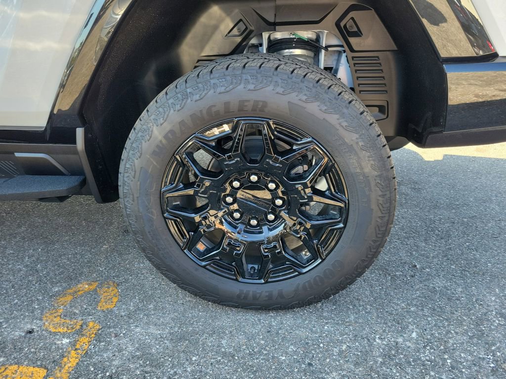 New 2026 GMC Hummer EV 4x4 Crew Cab image 4