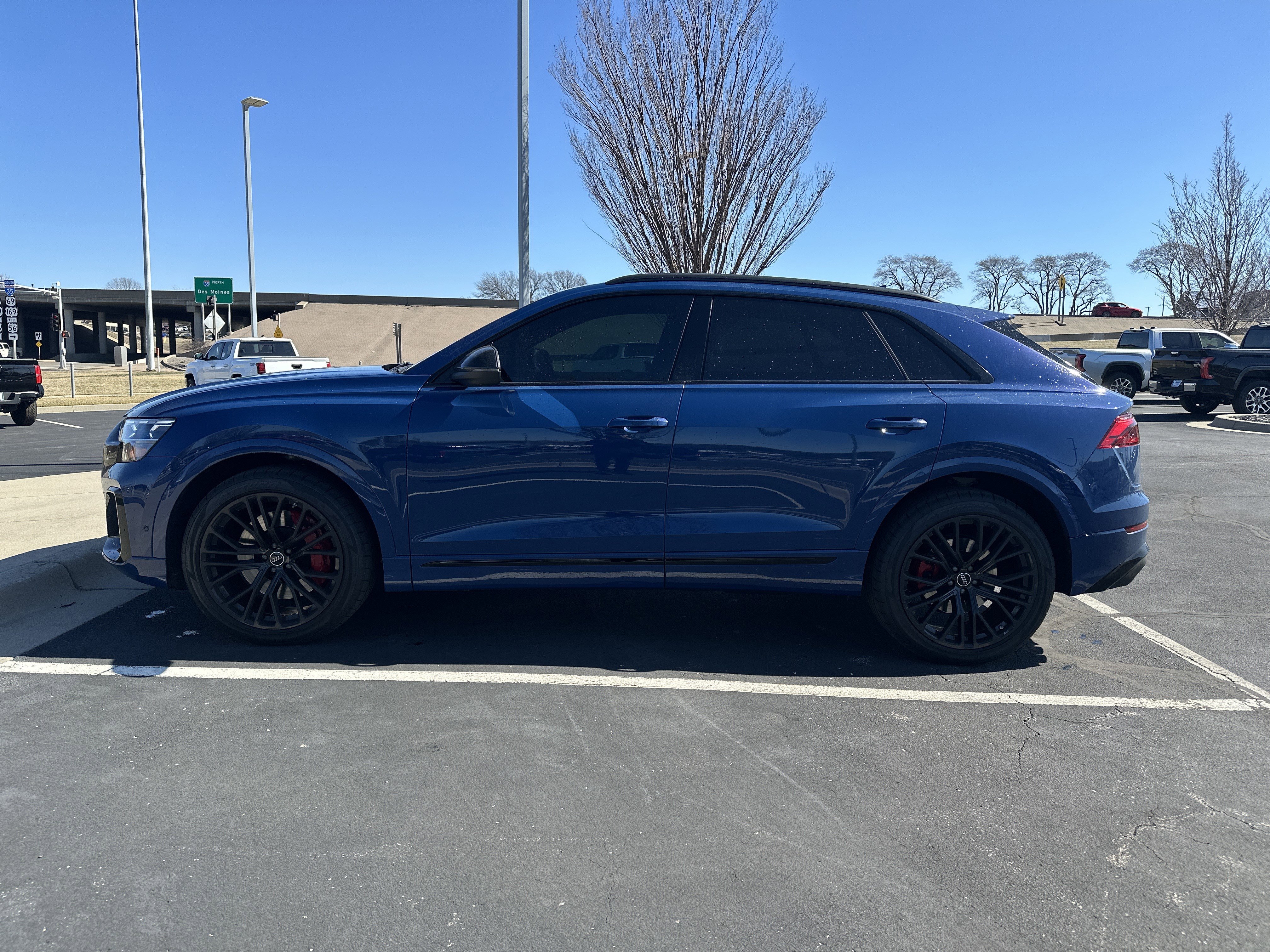 Used 2024 Audi SQ8 Prestige w/ Prestige Package image 7