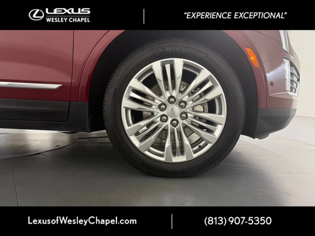 Used 2017 Cadillac XT5 Premium Luxury w/ Driver Assist Package FWD image 4