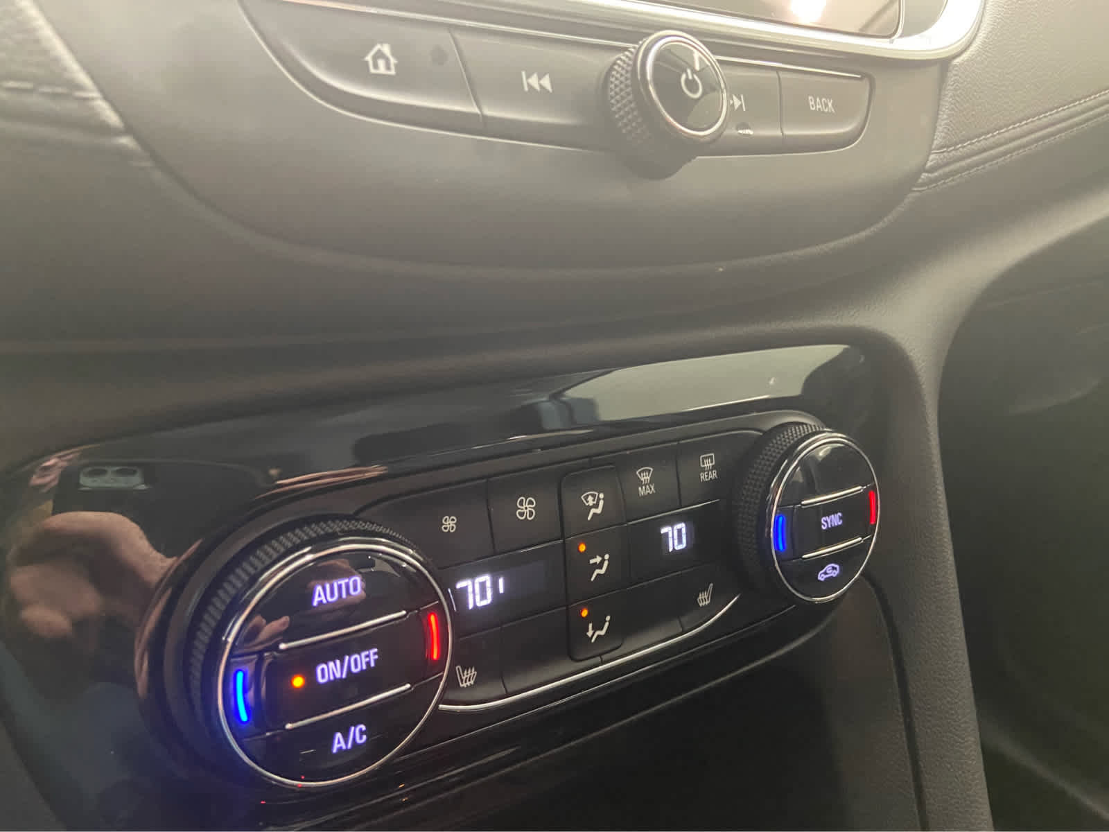 Used 2022 Buick Encore GX Select w/ Sport Touring Package image 29