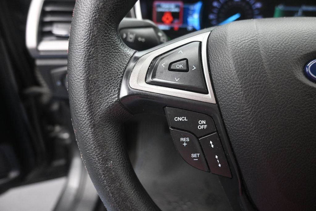 Used 2020 Ford Fusion SE FWD image 28