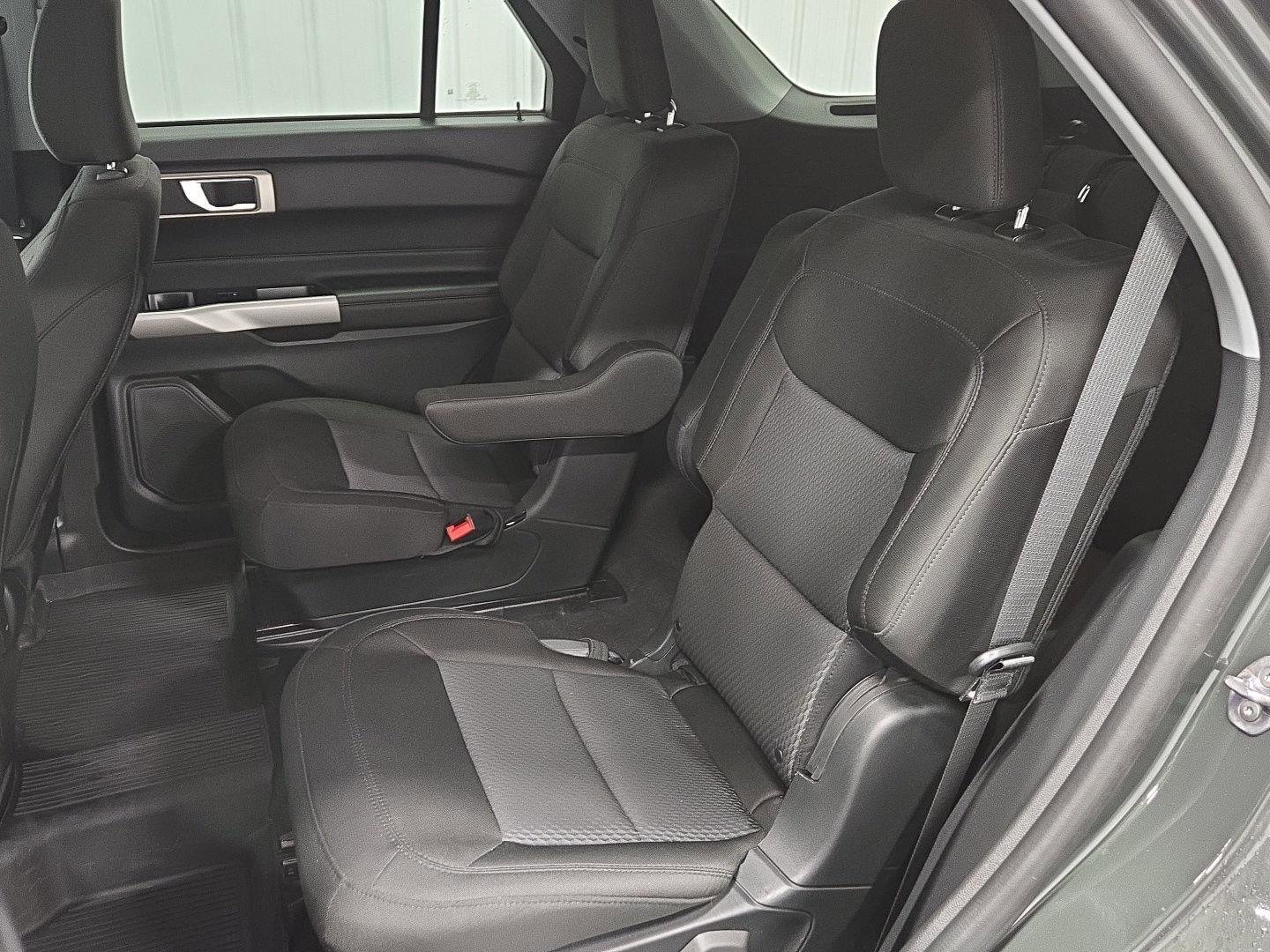Used 2023 Ford Explorer XLT image 7