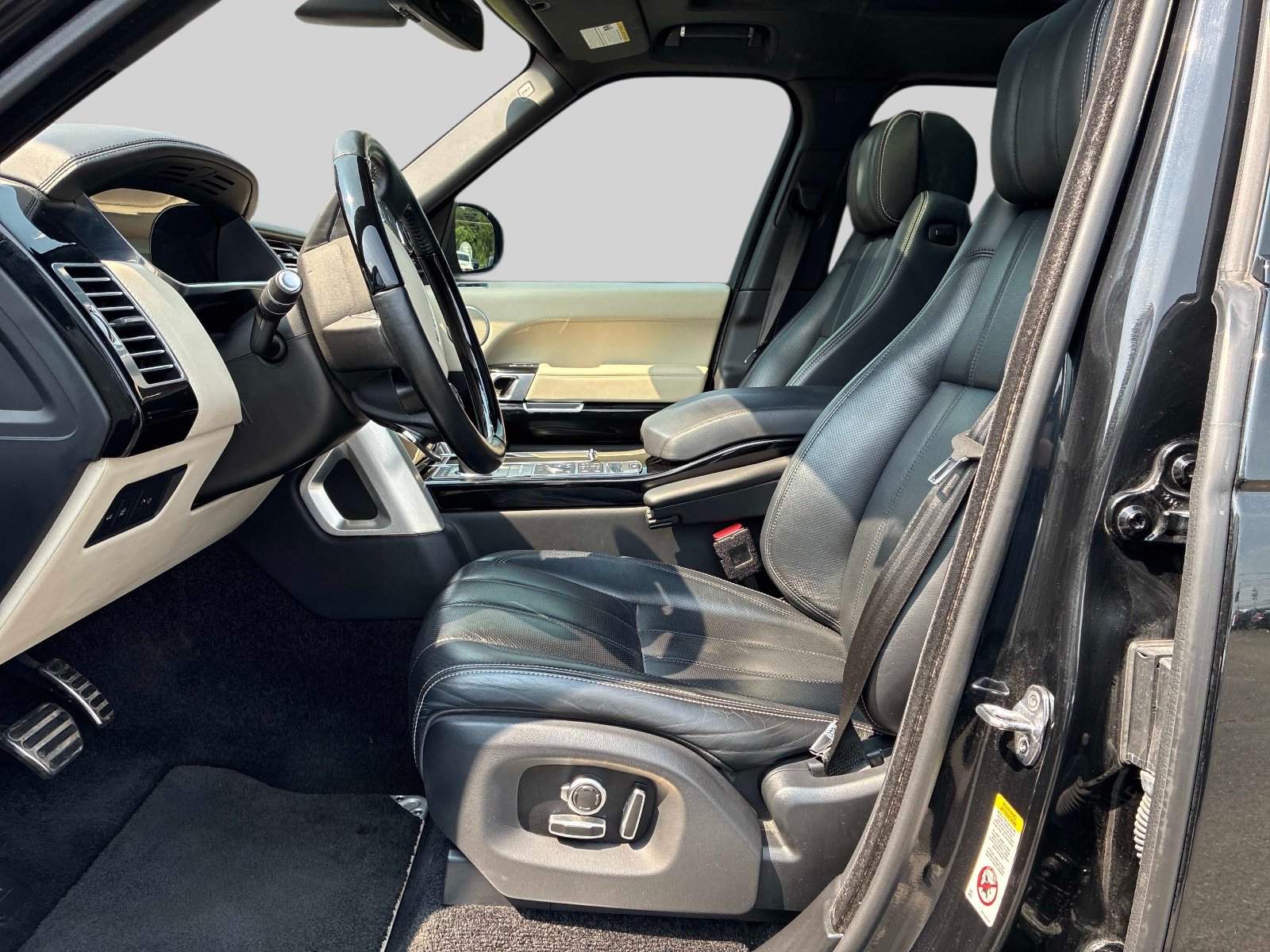 Used 2016 Land Rover Range Rover Autobiography AWD/4WD image 27