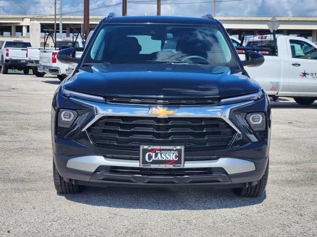 Used 2025 Chevrolet TrailBlazer LT AWD/4WD image 2