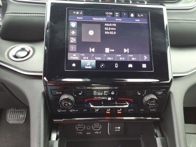 New 2025 Jeep Grand Cherokee Altitude image 16