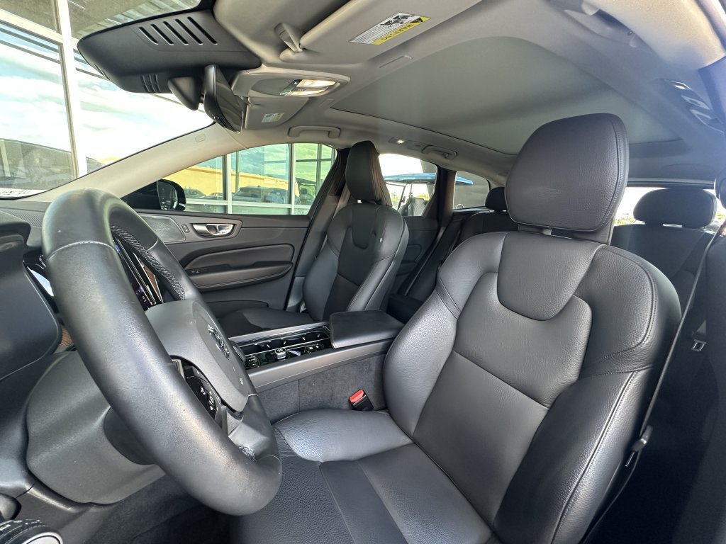 Used 2023 Volvo XC60 B5 Plus w/ Climate Package AWD/4WD image 32
