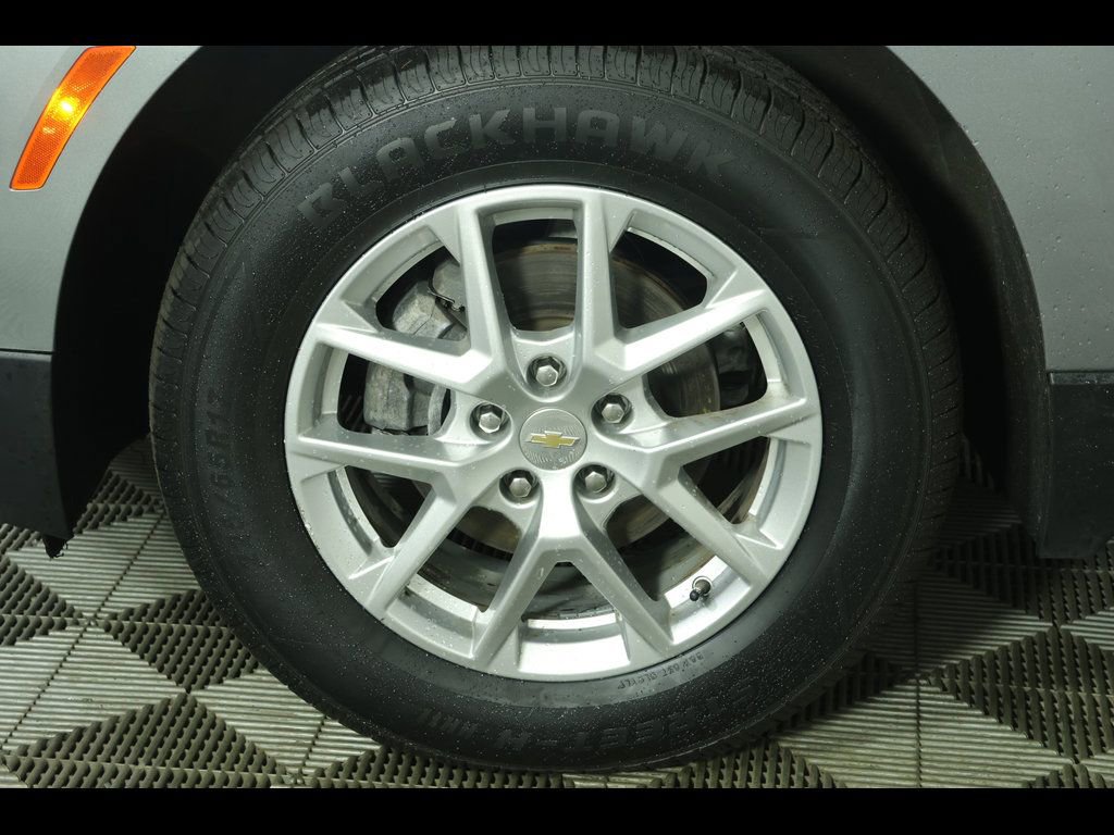 Used 2024 Chevrolet Equinox LS w/ LS Convenience Package image 11