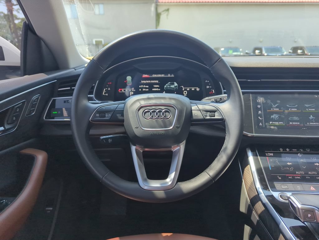Used 2022 Audi Q8 Premium AWD/4WD image 16
