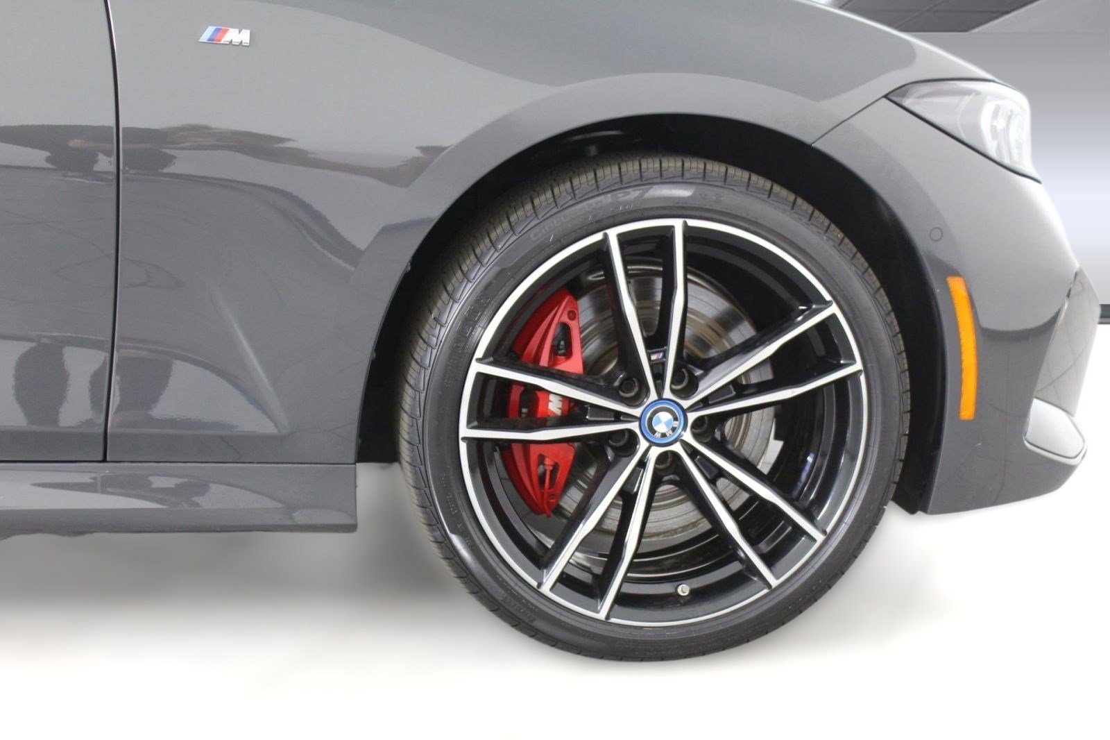 Used 2024 BMW 330e xDrive w/ Premium Package image 21