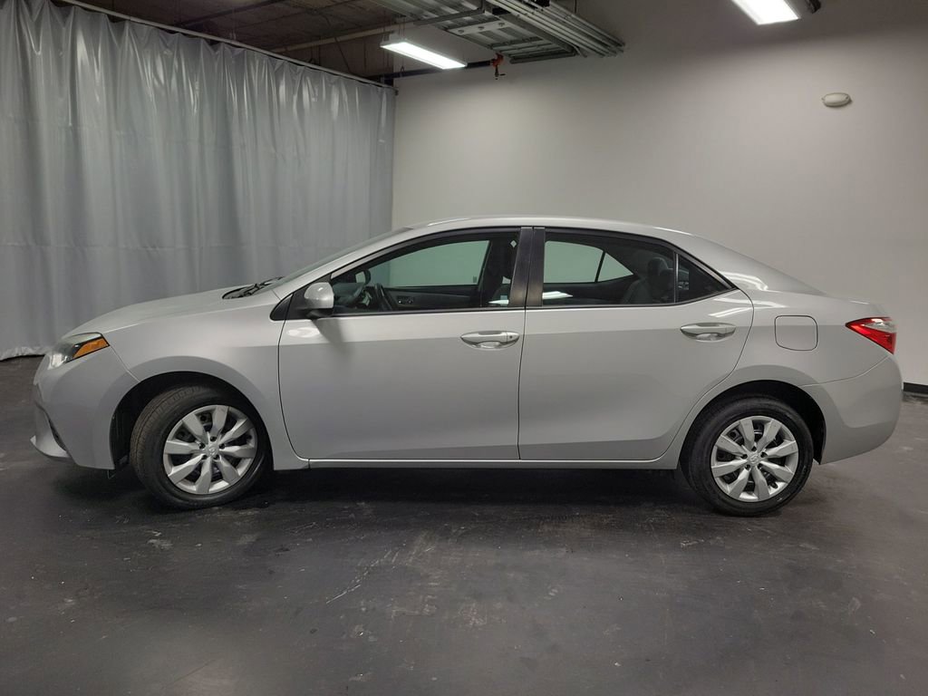 Used 2015 Toyota Corolla LE image 5