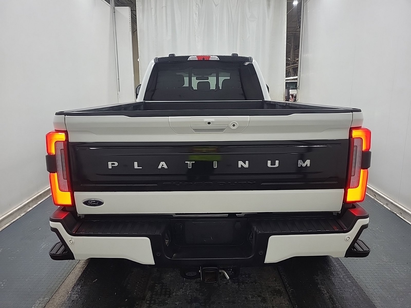 Used 2025 Ford F450 Platinum w/ Platinum Plus Package AWD/4WD image 9