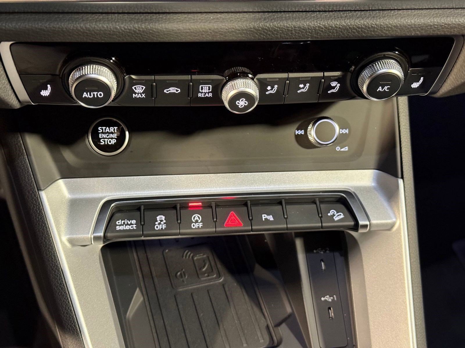 New 2025 Audi Q3 2.0T Premium image 17