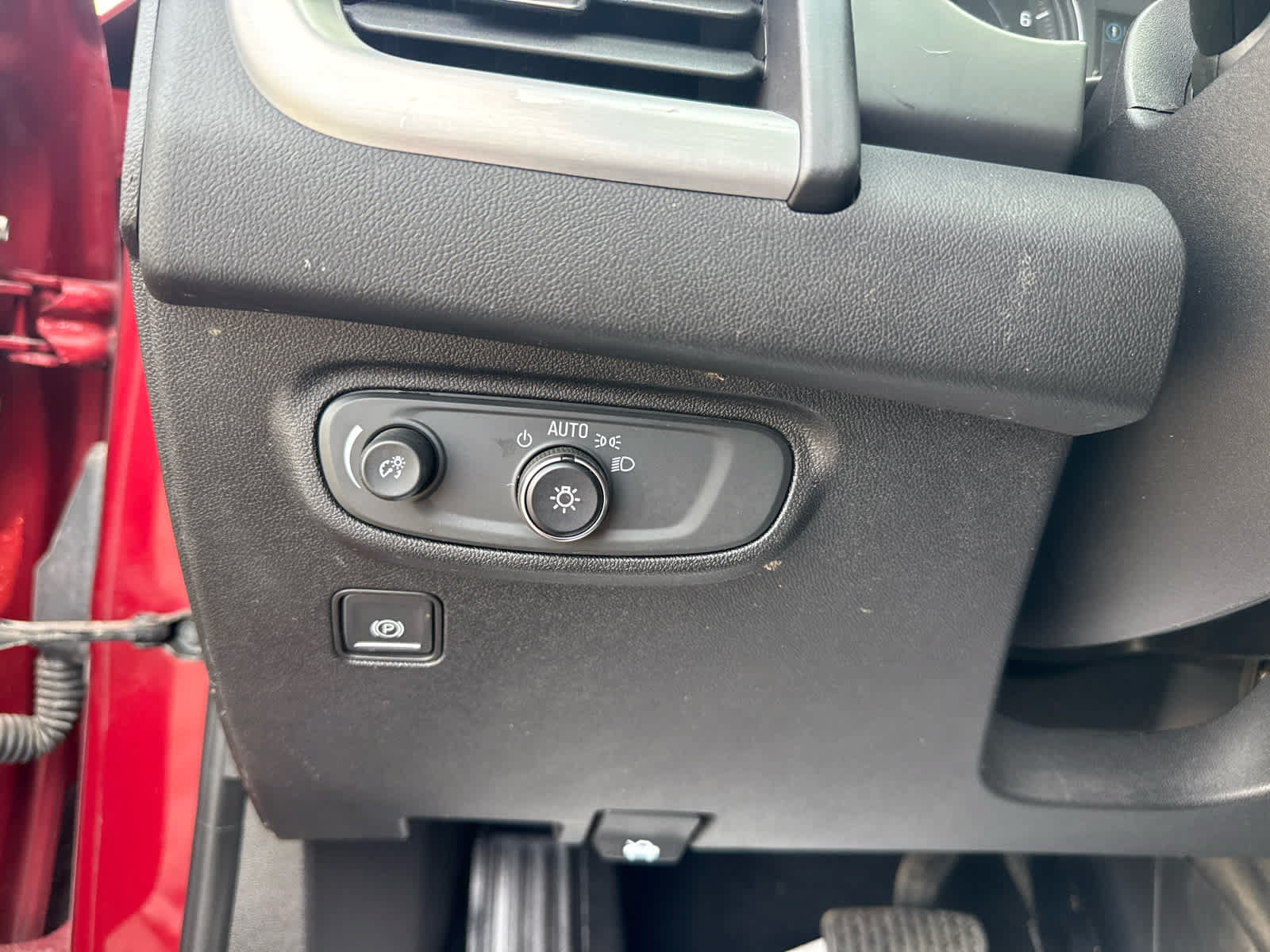 Used 2018 GMC Terrain SLE w/ Driver Convenience Package FWD image 14