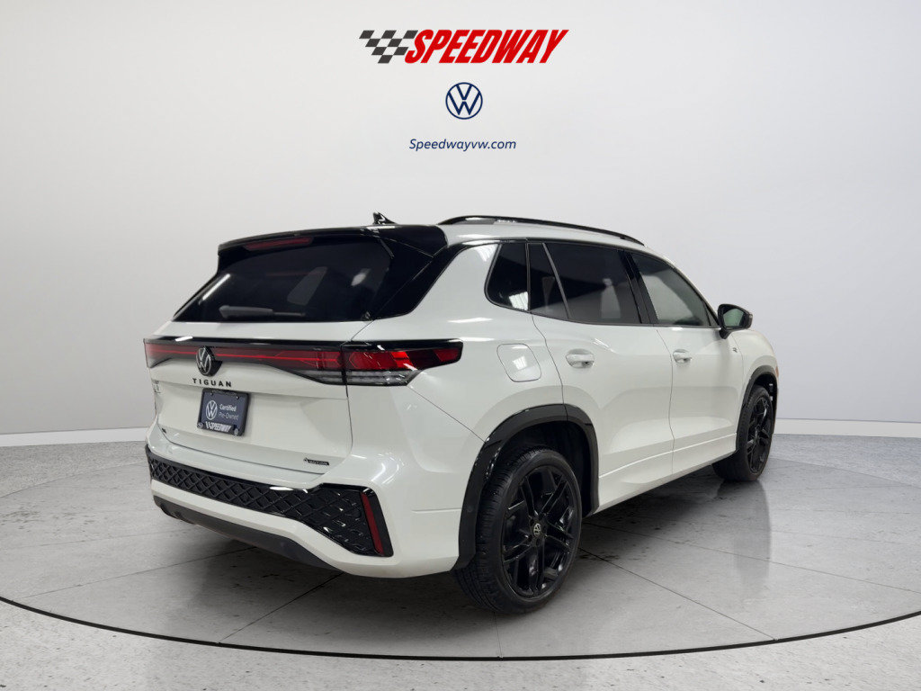 Certified 2025 Volkswagen Tiguan SE R-Line AWD/4WD image 6