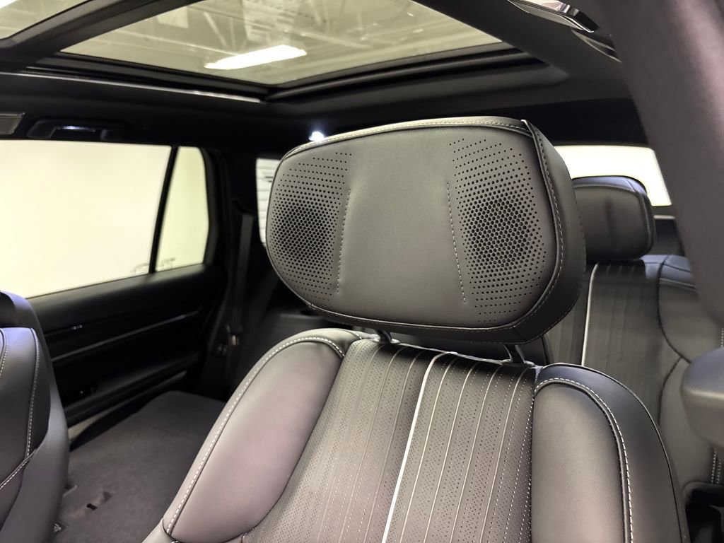 New 2026 Cadillac Vistiq Luxury image 28