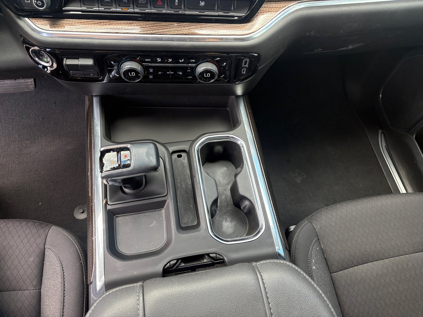 Used 2025 Chevrolet Silverado 1500 LT w/ Convenience Package II AWD/4WD image 21