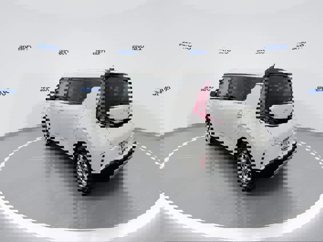 Used 2023 Kia Soul LX w/ LX Technology Package image 7