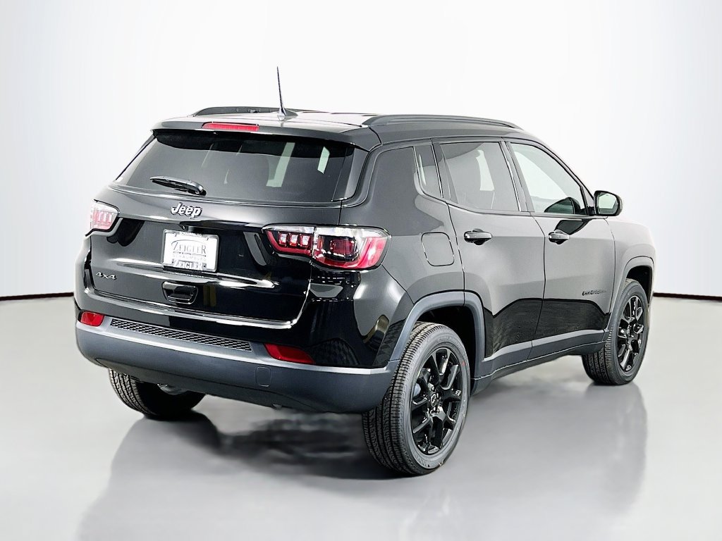New 2026 Jeep Compass Latitude AWD/4WD image 7