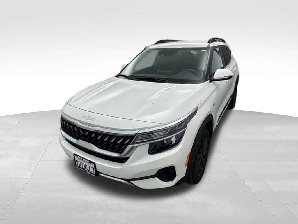 Used 2022 Kia Seltos Nightfall Edition image 1