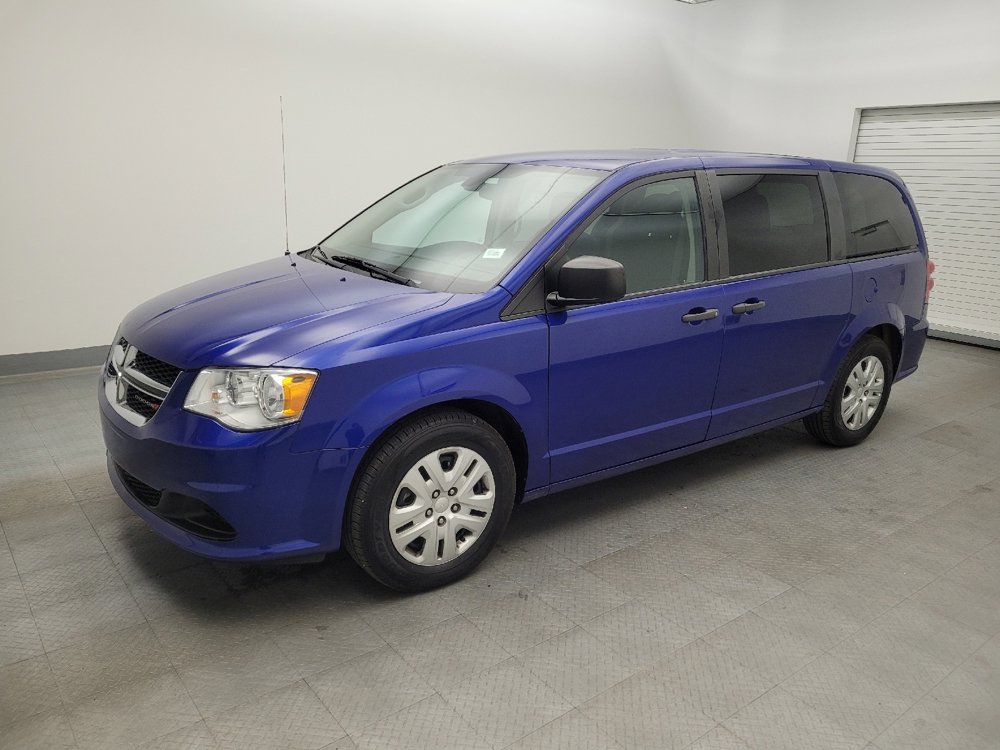 Used 2020 Dodge Grand Caravan SE image 2